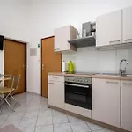 Appartement By The Sea - 20712 Vir