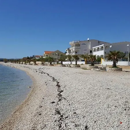 Apartment By The Sea - 20712