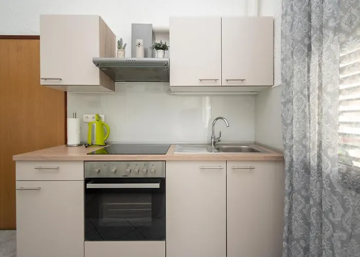 Appartement By The Sea - 20712 Vir